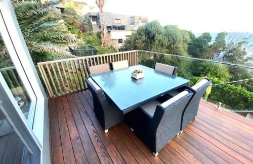 Newport House | Baringa - Point Blank Beach Views