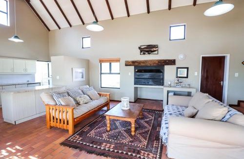 Jacobs Bay House | Barking Beach Cottage Jacobsbaai - Pet Friendly
