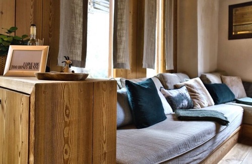 Bregaglia House | Barn1686 is located in the quiet village of Borgonovo, surrounded by nature and