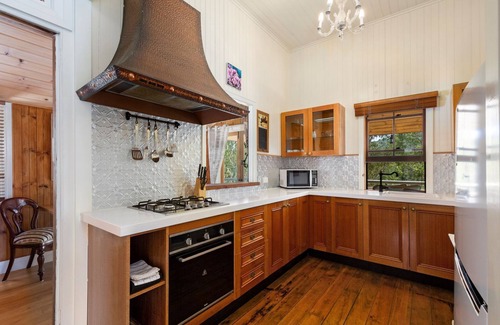 Mount Barney Bed & Breakfast | Barney Creek Vineyard Cottages