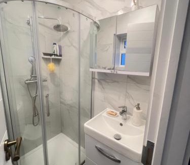 Hillingdon House | Barnhill Road