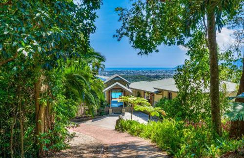 Bayview Heights Villa | Barong Luxury Home overlooking Cairns Unrivalled privacy and location search barongcairns