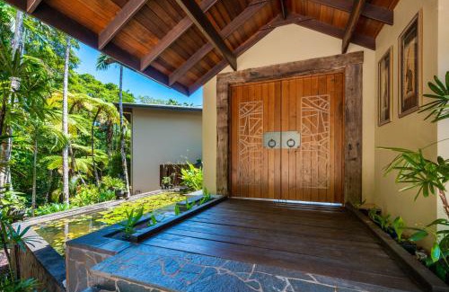 Bayview Heights Villa | Barong Luxury Home overlooking Cairns Unrivalled privacy and location search barongcairns