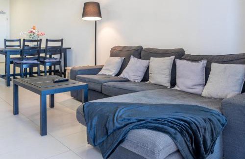 Bulimba Apartment | Barramul on the Park Sleeps 6 Guests