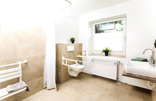 Bad Sassendorf Apartment | Barrierefreie Komfort-ferienwohnung mit Voll Ausgestatter Küche und Wlan