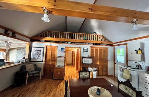 Crawford Cottage | Barrows Lake Family-friendly cottage