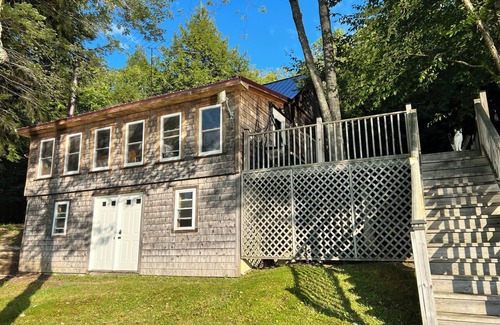 Crawford Cottage | Barrows Lake Family-friendly cottage