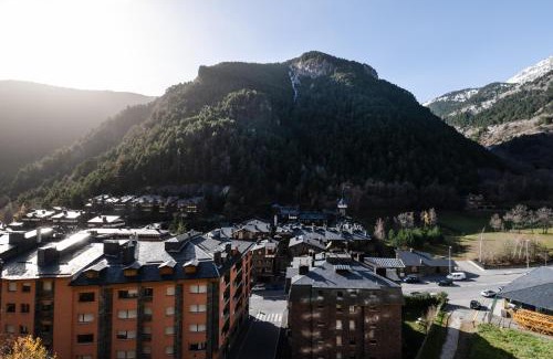 Arinsal Apartment | Barthe Holidays I Apartamento moderno en Arinsal 4PAX I Confort, Vistas, Parking, Pet friendly I Pic Negre