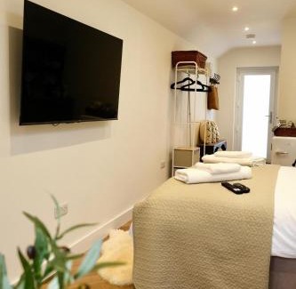 New Forest District Apartment | Barton Hollow