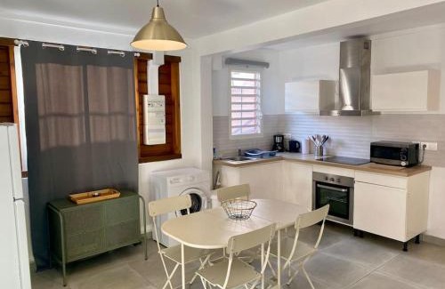 Terre-de-Haut Apartment | Bas de villa Taalia