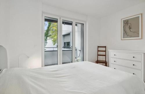 Bruderholz Apartment | BASELiving Apartment 5 - 2 grosse Balkone - Bahnhof SBB