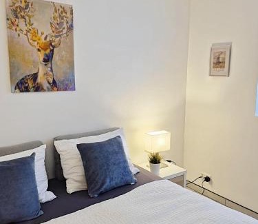 Bruderholz Apartment | BASELiving Studio - Near ESC - Bahnhof SBB - St Jakob