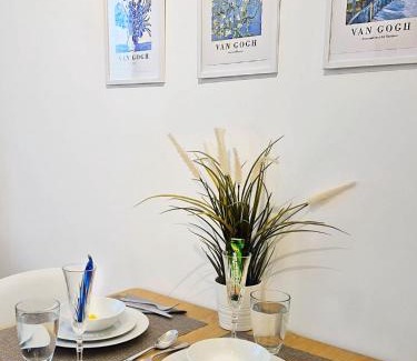 Bruderholz Apartment | BASELiving Studio - Near ESC - Bahnhof SBB - St Jakob