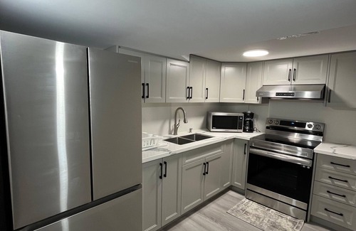 Brampton House | BASEMENT APARTMENT