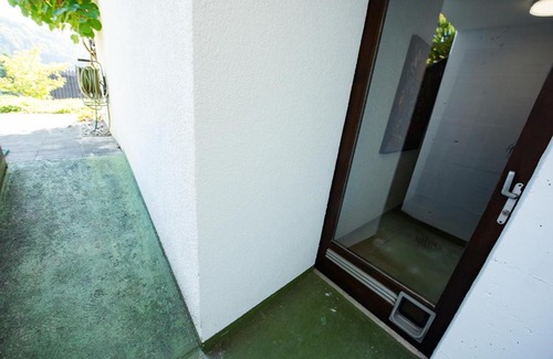 Adligenswil Apartment | Basement flat in quiet nature area