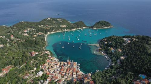 Lakka Hotel | Bastas Hotel & Studios