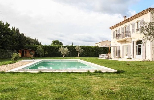 Maillane House | BASTIDE 320M² WITH PRIVATE POOL, "village on foot", 12 People
