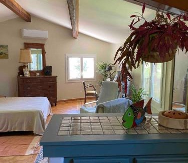 Crillon-le-Brave Villa | Bastidon, Petite bastide pour 2 avec bassin et jardin privé