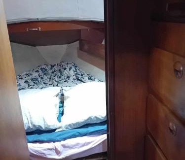 Le Ru Boat Rental | Bateau au port de Perros-Guirec
