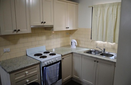 Mount Panorama House | Bathurst Goldfields 4 Bedroom and 4 Ensuite Cabin 428 Conrod Straight Mount Panorama