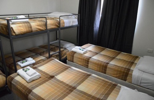 Mount Panorama House | Bathurst Goldfields 4 Bedroom and 4 Ensuite Cabin 428 Conrod Straight Mount Panorama