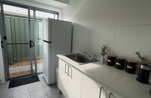 Eglinton House | BATHURST GUEST SUITE