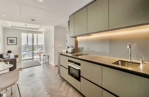 London City Centre Apartment | Battersea Power Station Luxury Sky View @LuxuryLondonStays