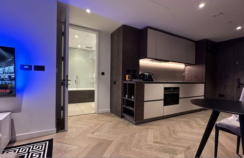 Queenstown Apartment | Battersea Power Station Master