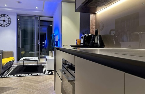 Queenstown Apartment | Battersea Power Station Master
