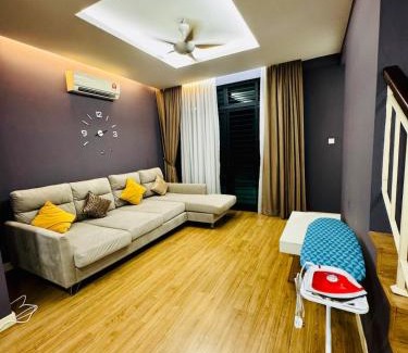 Batu Ferringhi Villa | Batu Ferringhi PoolBBQ 5minBeach Night Market20pax