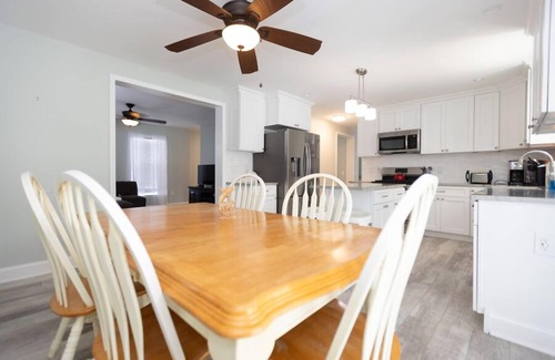 Town Bank House | Bay Block with in-ground heated Salt Water Pool opening 5/1/24!