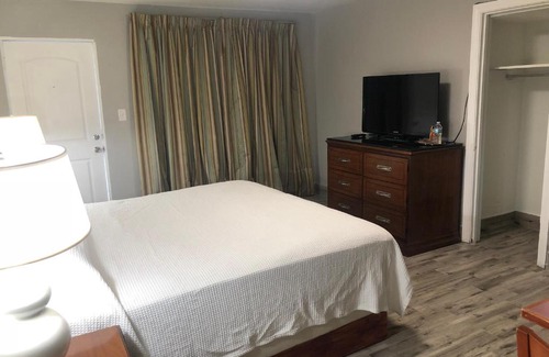 Bradenton Hotel | Bay Breeze Inn Bradenton Downtown