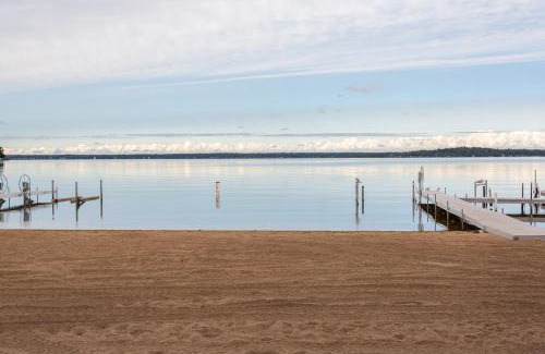 Nisswa Apartment | Bay Colony- Unit 764 - Lower