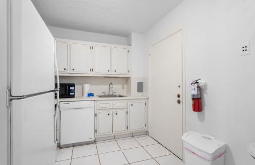 Bay Harbor Islands Apartment | Bay Harbor Sunset Apt 2B