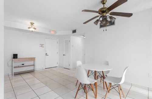 Bay Harbor Islands Apartment | Bay Harbor Sunset Apt 2B