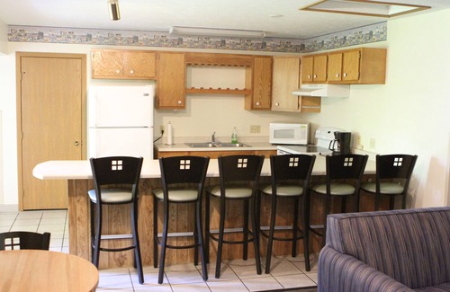 Put-in-Bay Hotel | Bay Lodging Resort