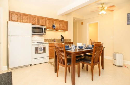 Annapolis House | Bay Ridge unit by Downtown Annapolis and Quiet Waters Park