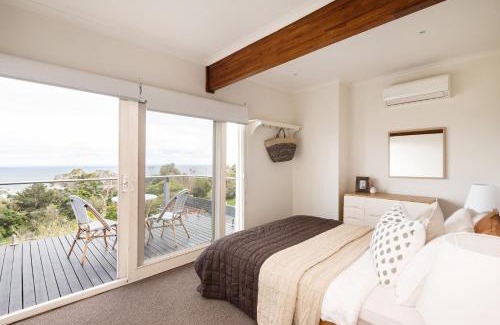 Dromana House | Bay Views From Drury Lane with Solar Heated Pool and Gas Heated Spa