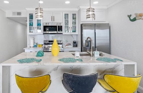 Rocky Point House | Bay Views from your Balcony Beach Resort Tampa