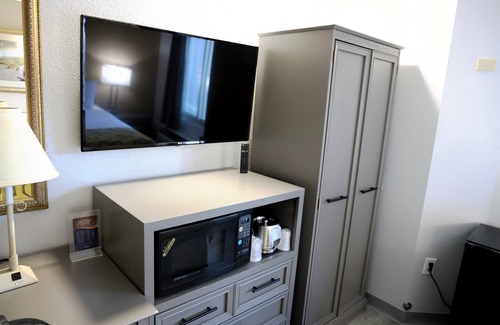 Barstow Hotel | Baymont by Wyndham Barstow Historic Route 66