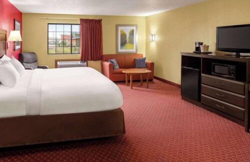 Southwest Area Hotel | Baymont by Wyndham Cedar Rapids