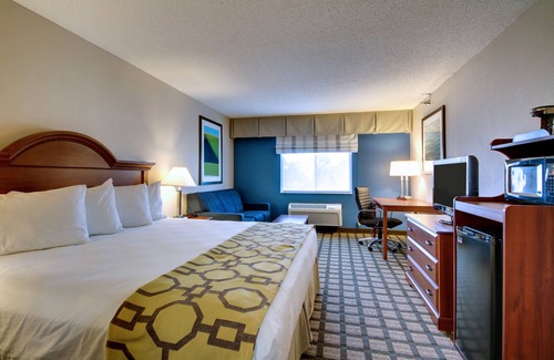 Galesburg Hotel | Baymont by Wyndham Galesburg