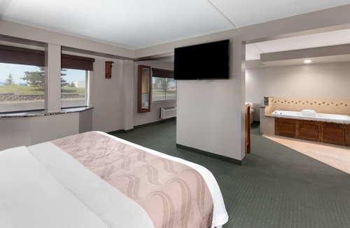 Jamestown Hotel | Baymont by Wyndham Jamestown Conference Center & Water Park