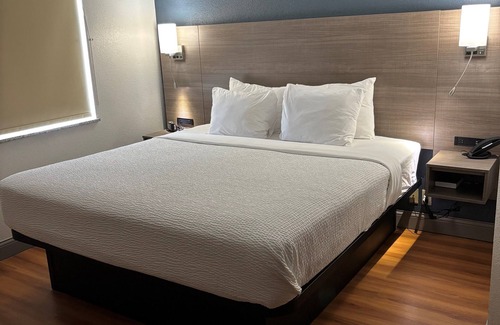 Kingdom City Hotel | Baymont by Wyndham Kingdom City