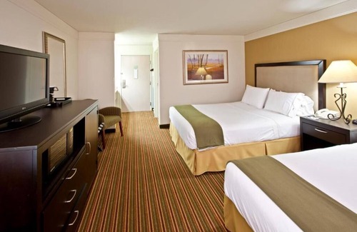 Litchfield Hotel | Baymont by Wyndham Litchfield