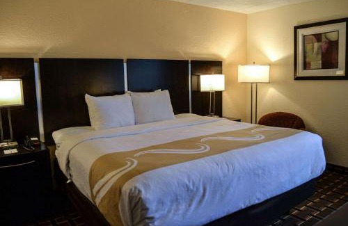 Dunmore Hotel | Baymont by Wyndham Scranton Dunmore