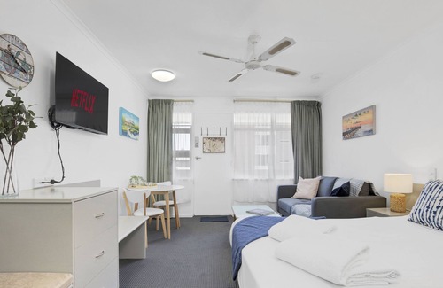 Glenelg Apartment | Bayscape Studio Glenelg