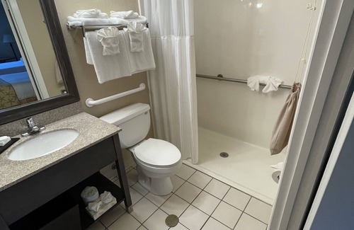 West Yarmouth Hotel | Bayside Resort Hotel