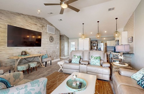 Key Allegro Condo | Bayview condo with bayside deck, Wi-Fi, and outdoor pool