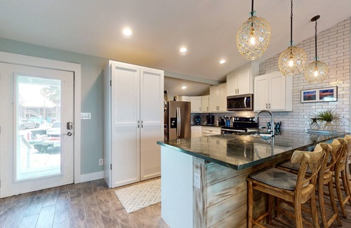 Key Allegro Condo | Bayview condo with bayside deck, Wi-Fi, and outdoor pool